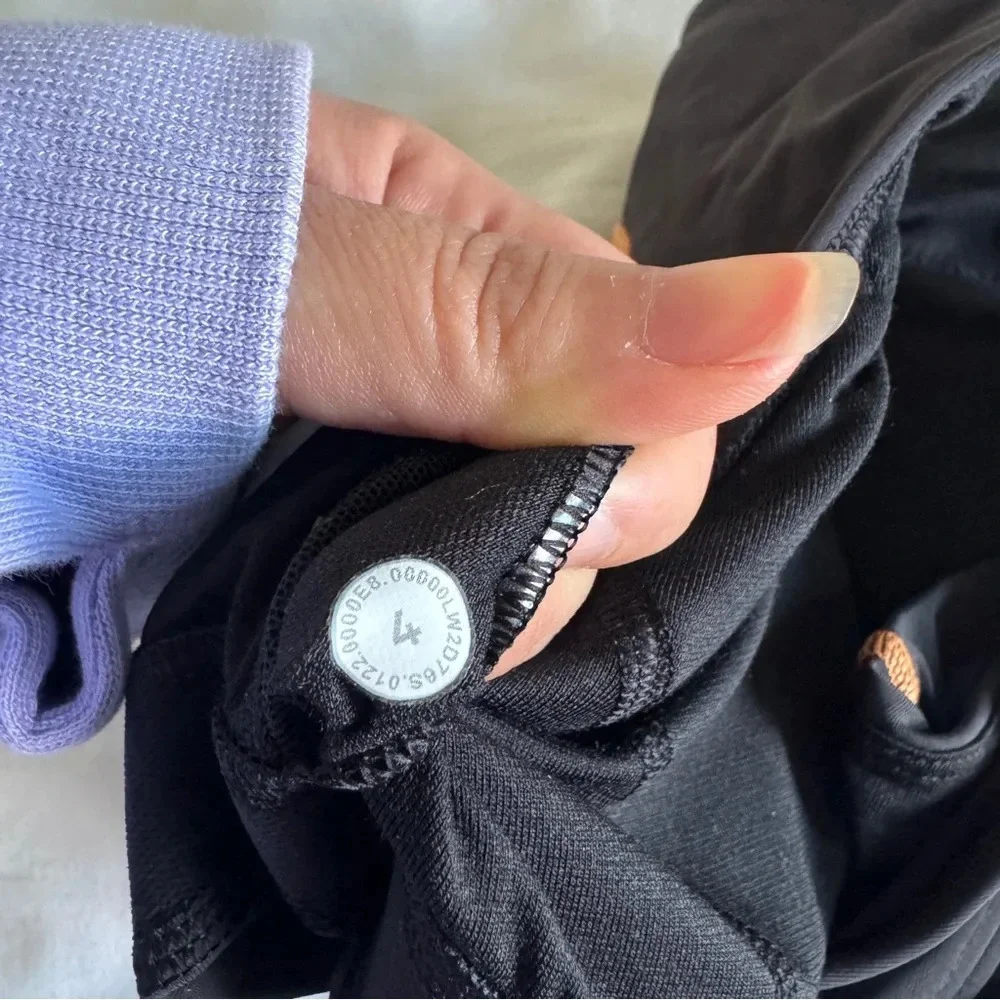142 🆕🖤 Lululemon Tough Train High Neck Bra C/D Cup Black Orange Soda